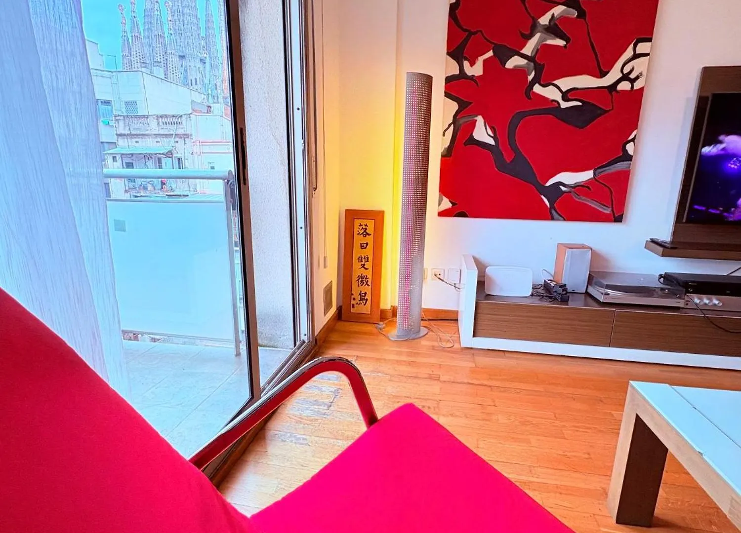 Apartment Stunning Flat For 5 People With Breakfast Included With Sagrada Familia Church View Barcelona