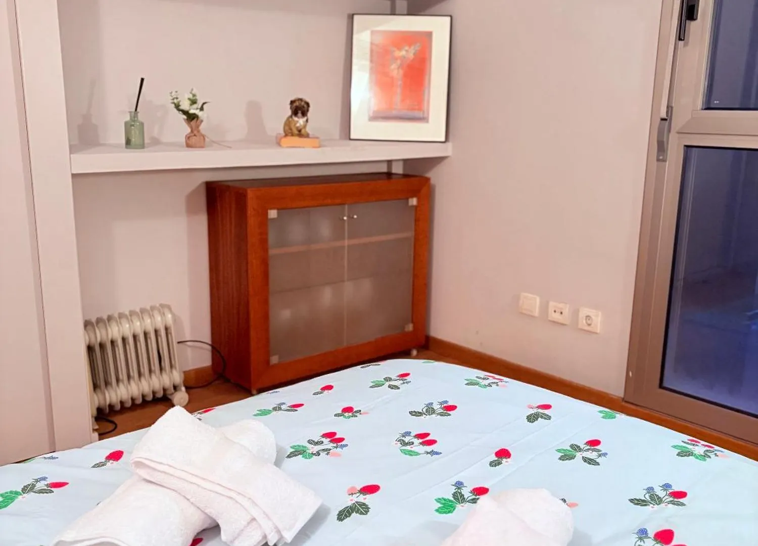 Stunning Flat For 5 People With Breakfast Included With Sagrada Familia Church View Barcelona Apartment
