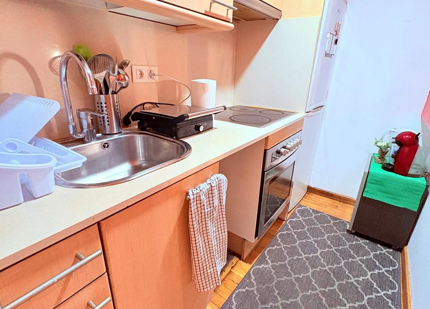 Stunning Flat For 5 People With Breakfast Included With Sagrada Familia Church View Barcelona 0*,