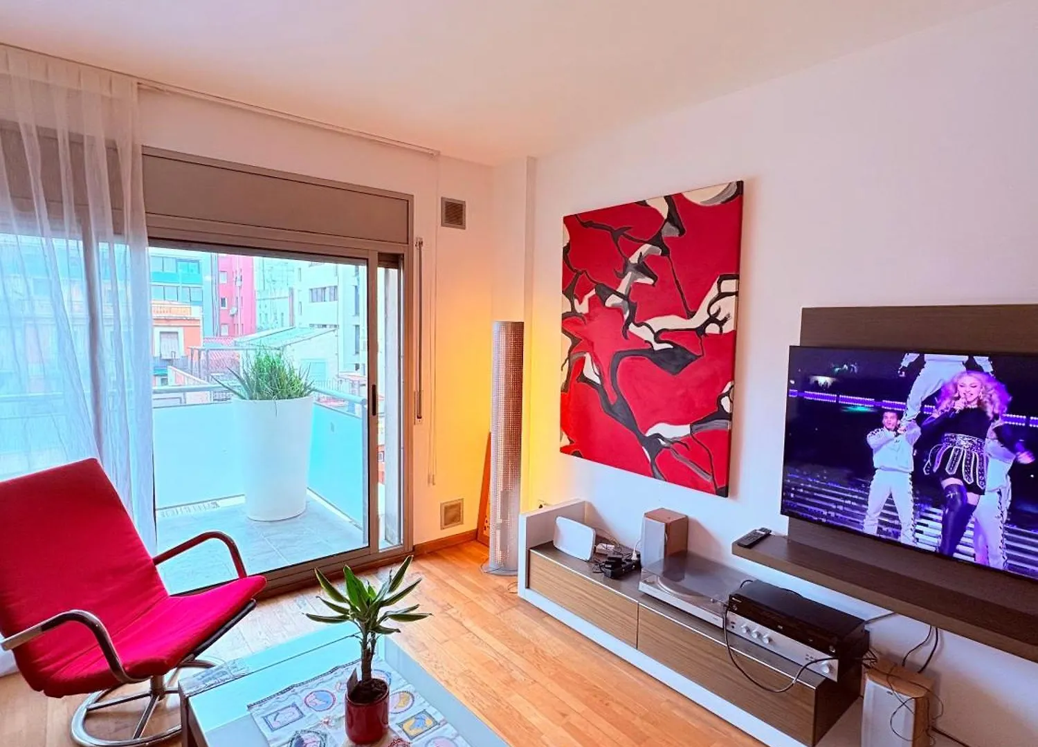 Apartment Stunning Flat For 5 People With Breakfast Included With Sagrada Familia Church View Barcelona