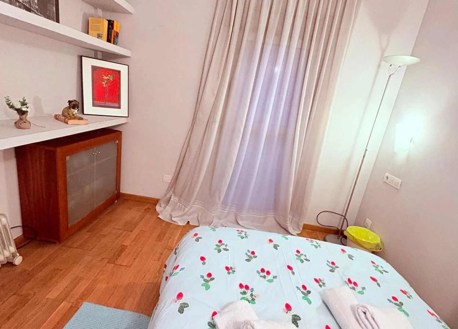 Stunning Flat For 5 People With Breakfast Included With Sagrada Familia Church View Barcelona Apartment