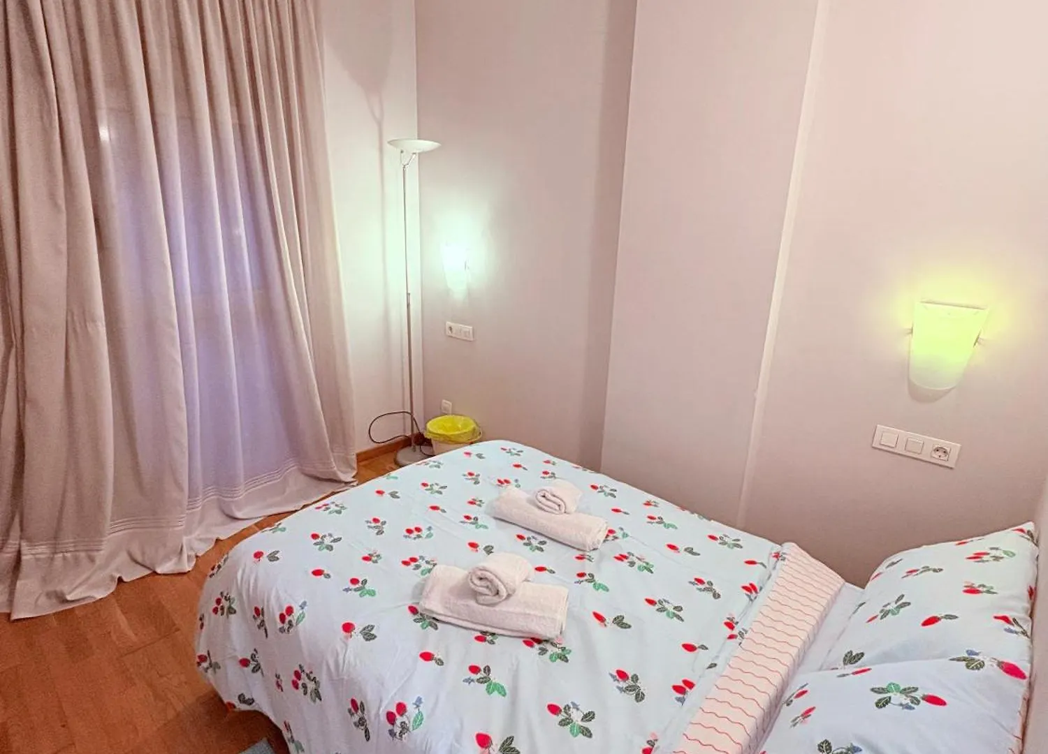 Stunning Flat For 5 People With Breakfast Included With Sagrada Familia Church View Barcelona Apartment