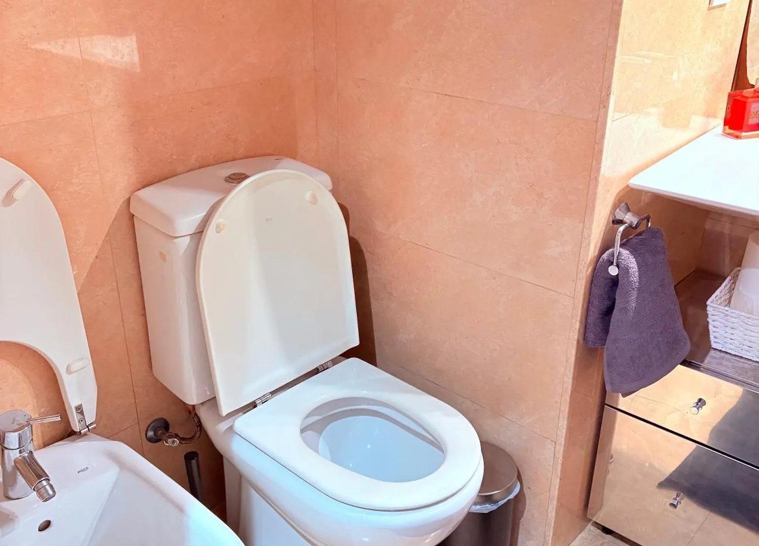 Stunning Flat For 5 People With Breakfast Included With Sagrada Familia Church View Barcelona 0*,  Spain