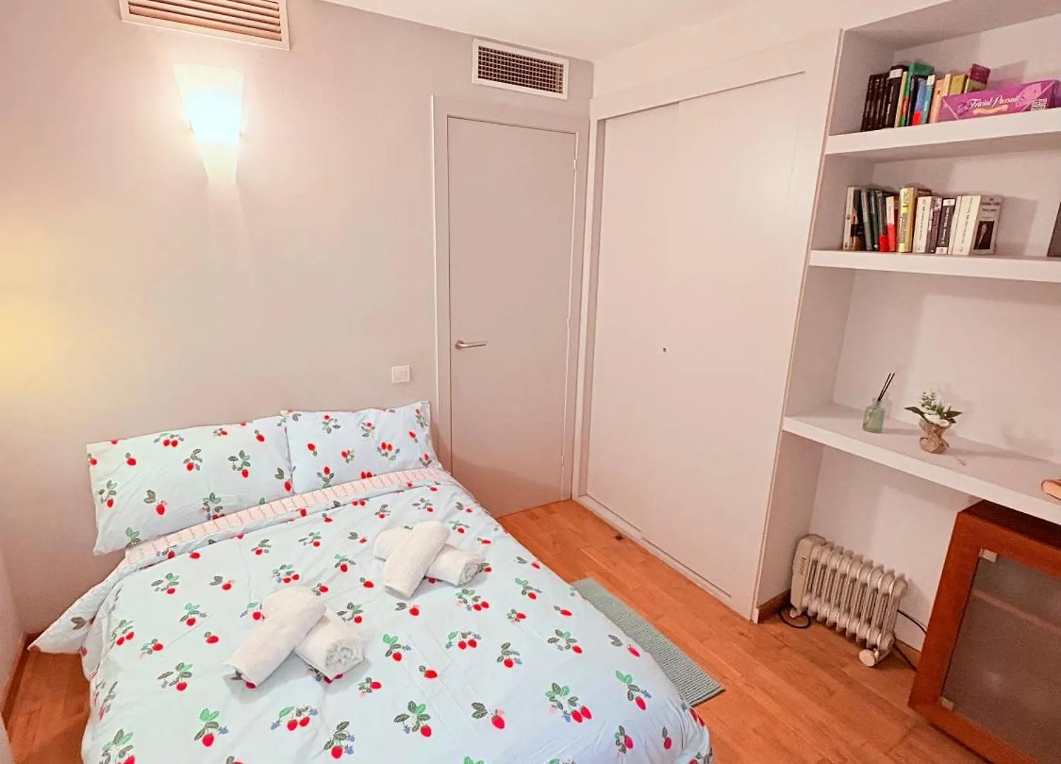 Stunning Flat For 5 People With Breakfast Included With Sagrada Familia Church View Barcelona Apartment