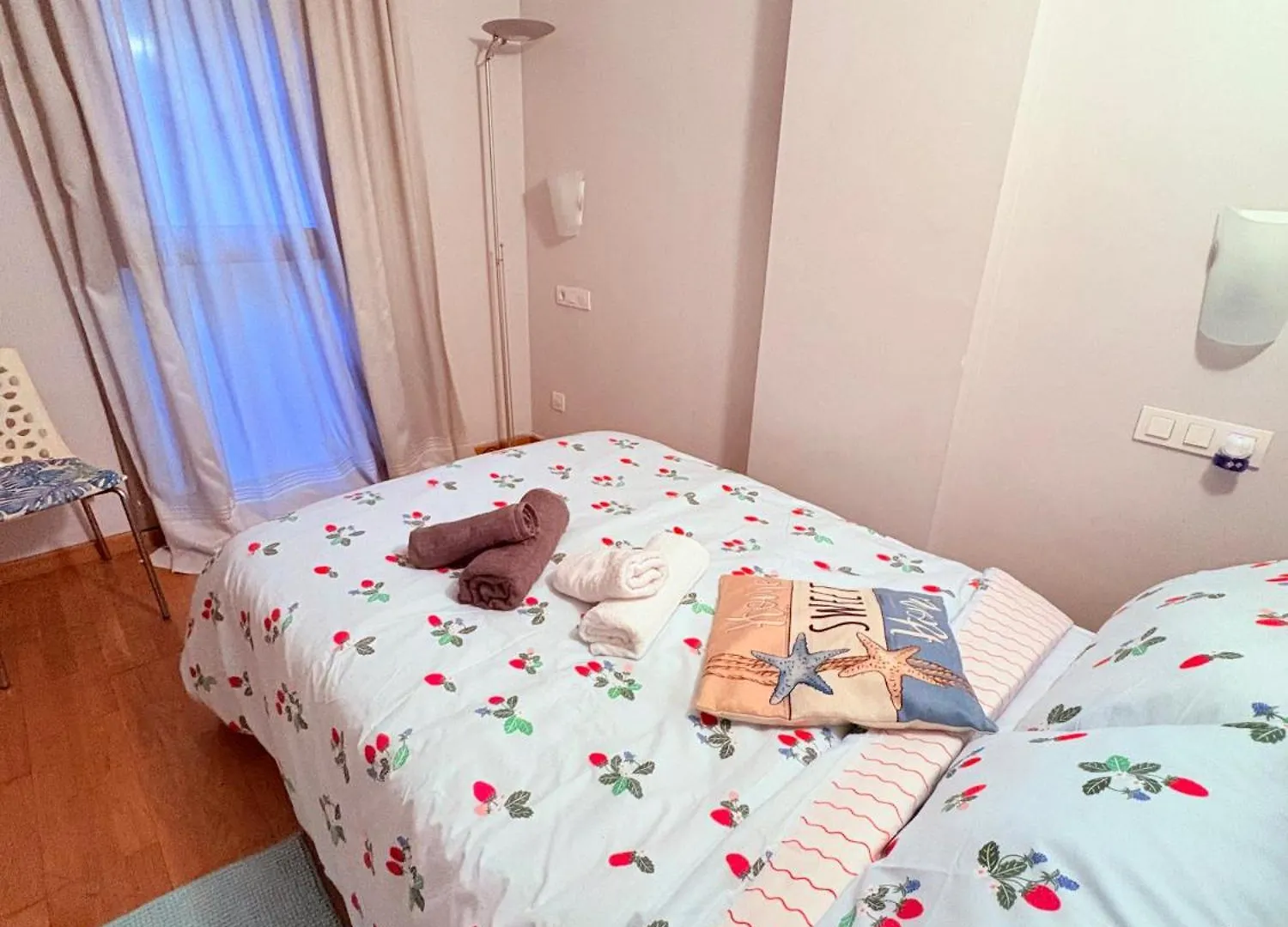 Apartment Stunning Flat For 5 People With Breakfast Included With Sagrada Familia Church View Barcelona