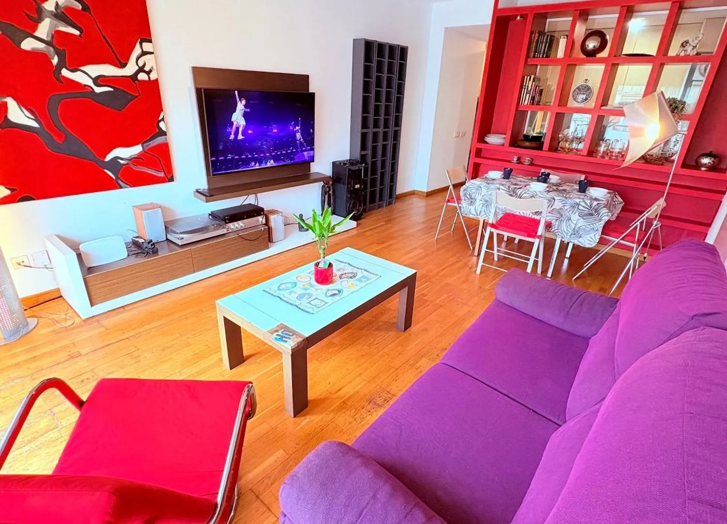 Stunning Flat For 5 People With Breakfast Included With Sagrada Familia Church View Barcelona 0*,
