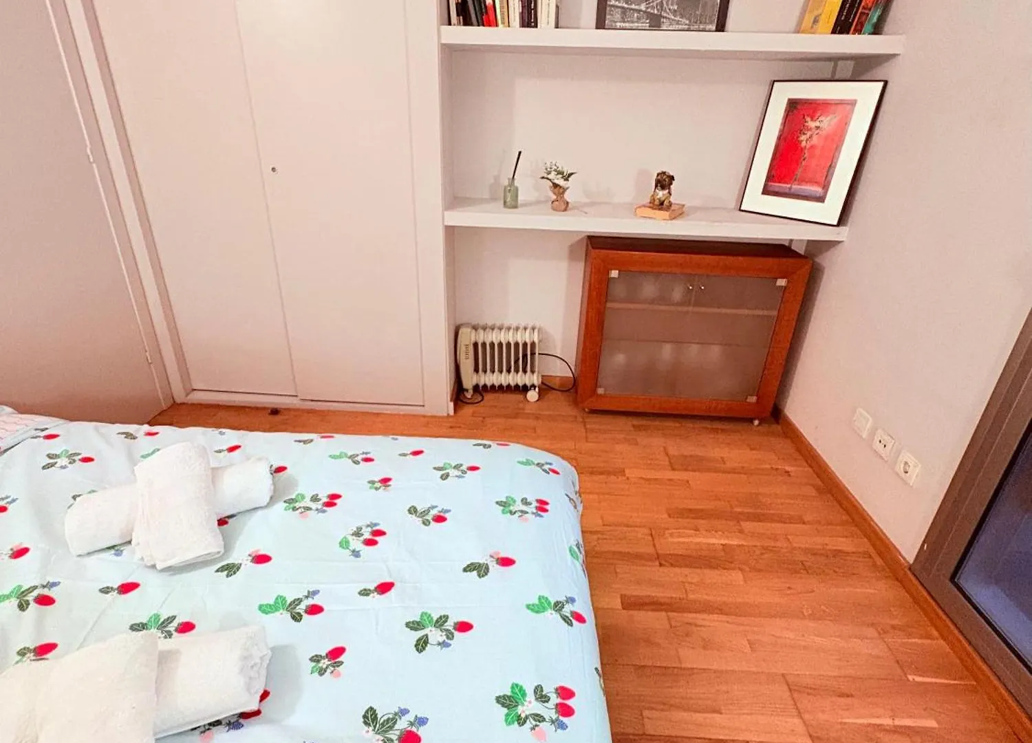 Stunning Flat For 5 People With Breakfast Included With Sagrada Familia Church View Barcelona Apartment