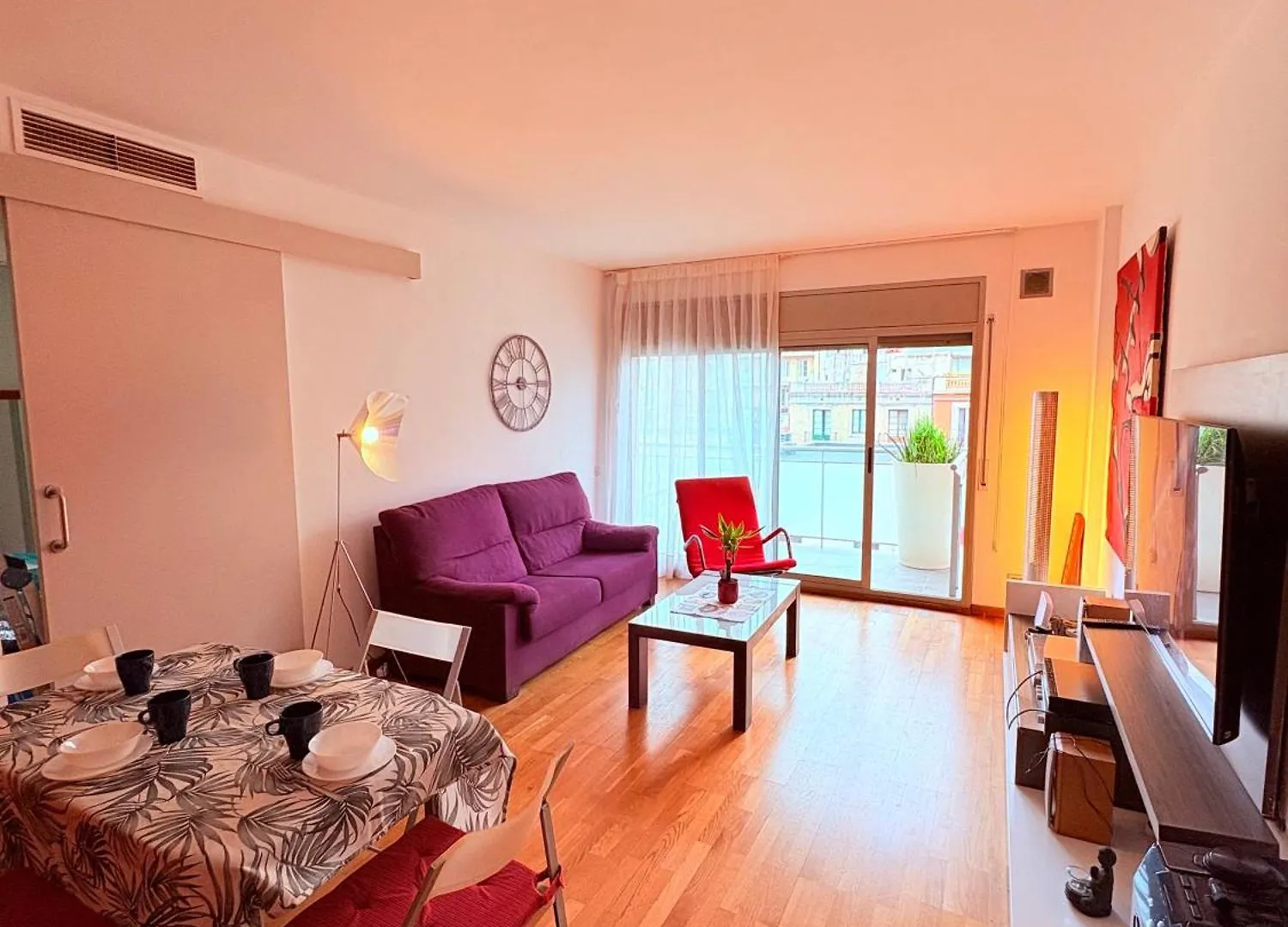 Stunning Flat For 5 People With Breakfast Included With Sagrada Familia Church View Barcelona 0*,  Spain