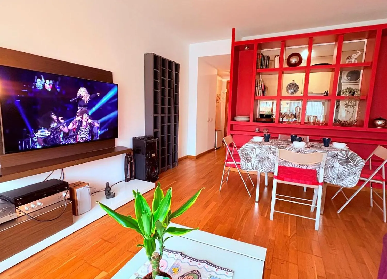 Apartment Stunning Flat For 5 People With Breakfast Included With Sagrada Familia Church View Barcelona Spain