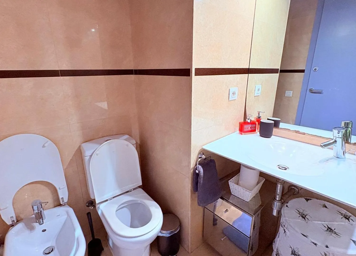 Stunning Flat For 5 People With Breakfast Included With Sagrada Familia Church View Barcelona