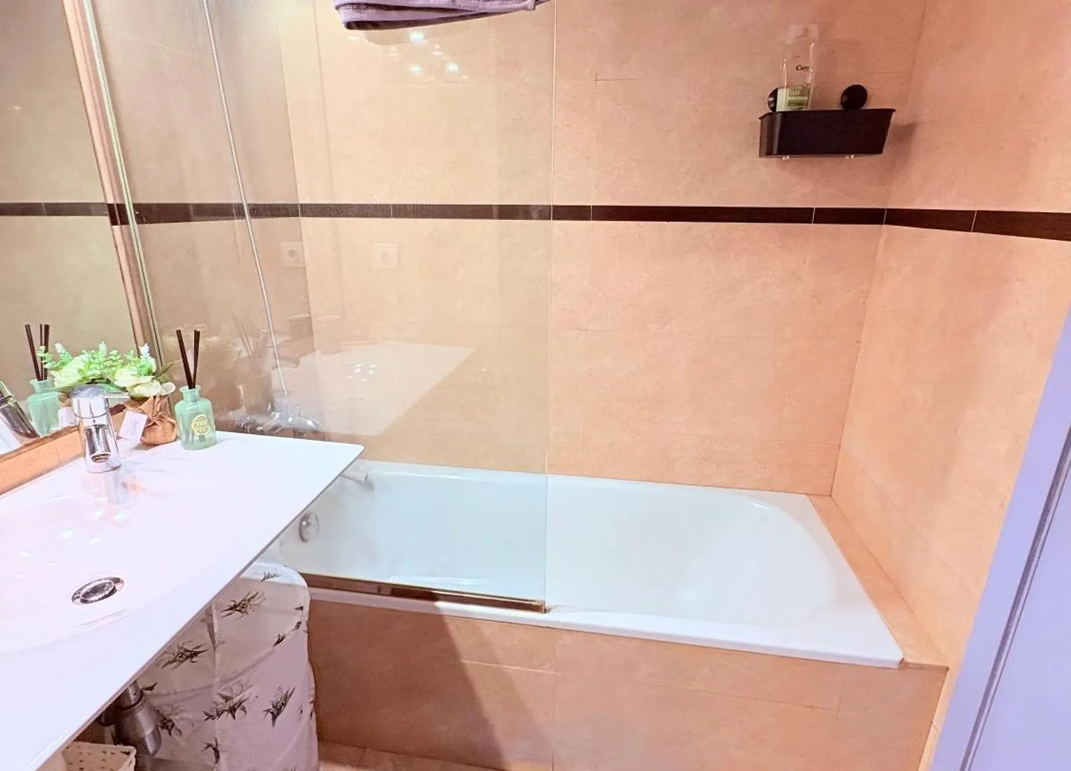 Apartment Stunning Flat For 5 People With Breakfast Included With Sagrada Familia Church View Barcelona Spain