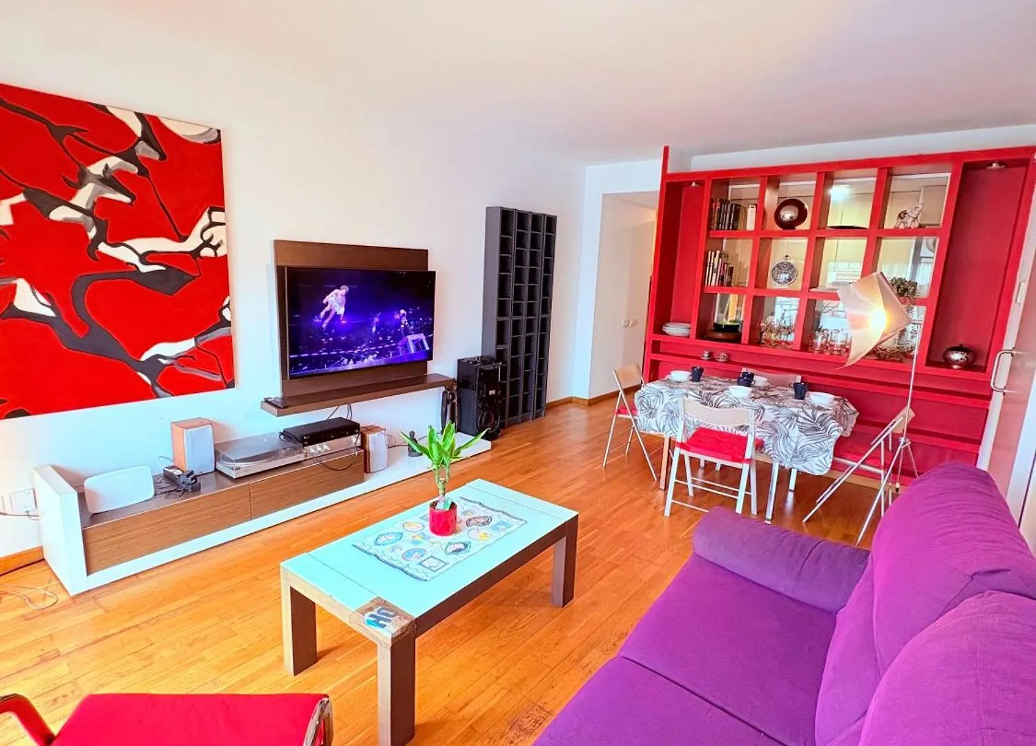 Stunning Flat For 5 People With Breakfast Included With Sagrada Familia Church View Barcelona